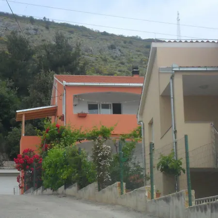 Valjan Apartment *